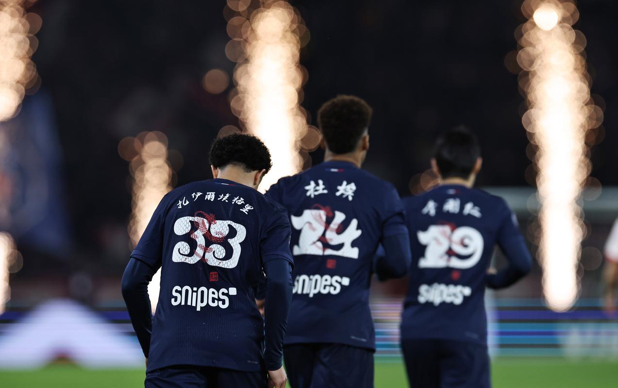 加蓬前锋布安加：我在美职联度过出色赛季，希望获非洲杯首球（加蓬射手布安加：美职联赛季表现抢眼，盼在非洲杯收获处子球）