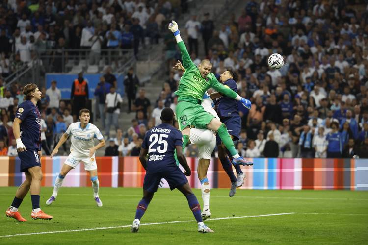 巴尔泰萨吉：争冠？我们才刚刚开始，必须保持冷静和放松（巴尔泰萨吉：冲冠话题尚早，当下更需保持冷静与放松）