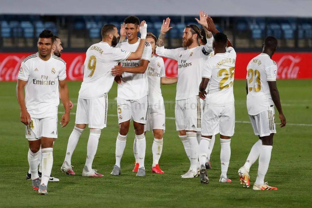 12月8日NBA焦点战：绿军猛龙分区内战，湖勇迎东部劲旅考验