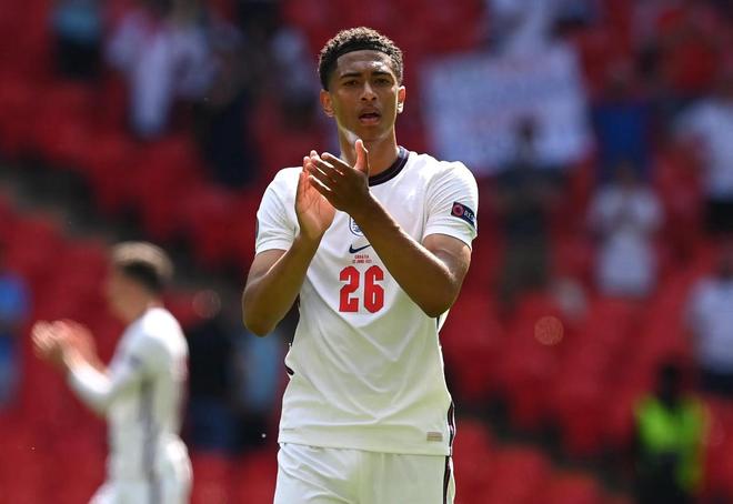 前进之鹰球员因嘲讽施蒂勒鼻子被罚款500欧，现已公开道歉（嘲讽施蒂勒鼻子被罚500欧，前进之鹰球员已公开致歉）