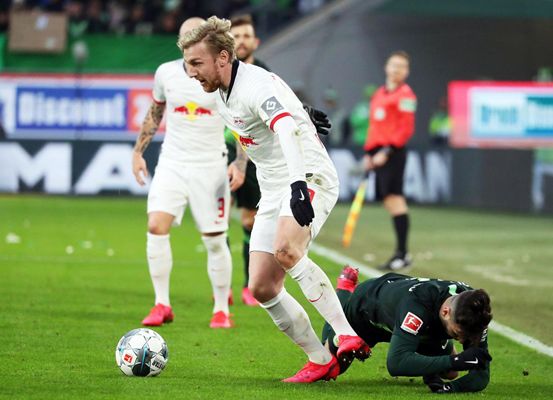 尤文2-0帕福斯，戴维破门+失良机，麦肯尼建功，伊尔迪兹助攻（尤文2-0帕福斯：麦肯尼进球，伊尔迪兹送助攻，戴维破门仍错失良机）