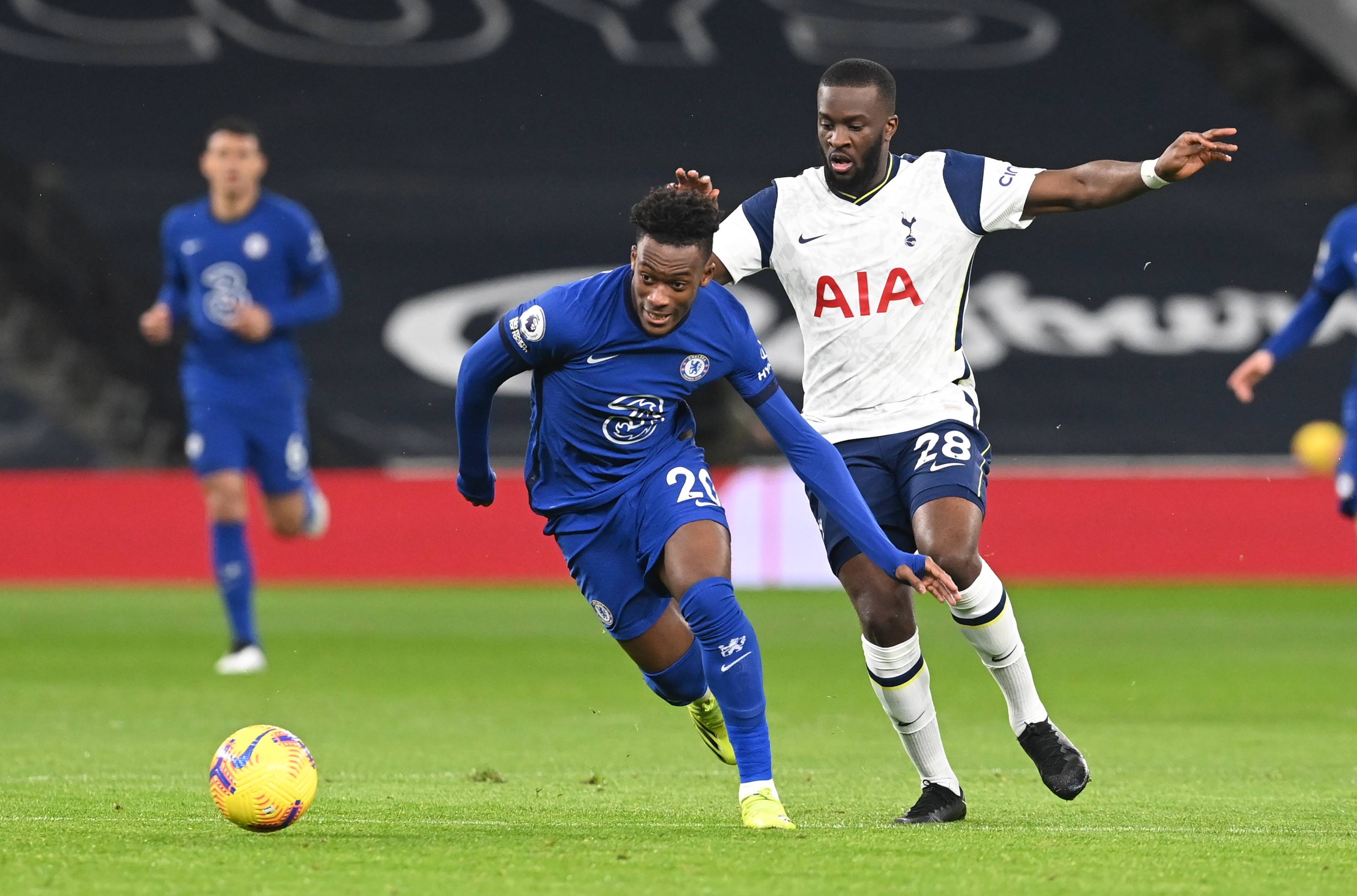 足坛进入三“骄”时代 哈兰德&姆巴佩&亚马尔身价2亿欧并列第一（足坛“三骄”并立：哈兰德、姆巴佩、亚马尔以2亿欧并列身价榜首）