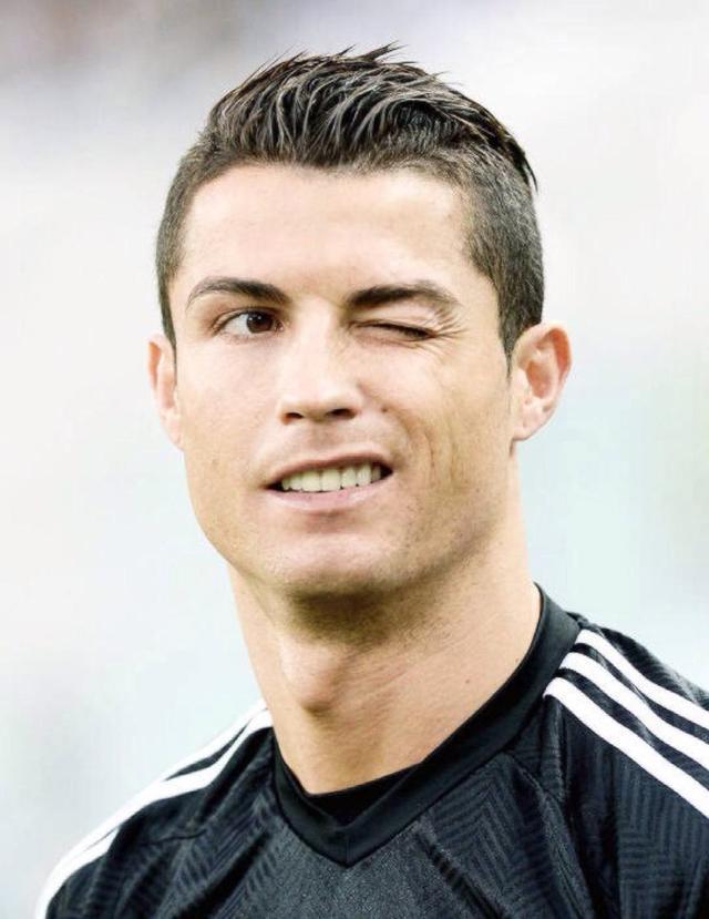 近15年谷歌每年搜索量最高球员：C罗10次断崖领先，梅西仅1次（过去15年谷歌年度最热球员榜：C罗10次遥遥领先，梅西仅一次）