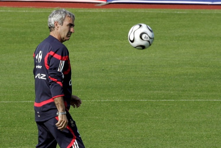 律师张冰质疑经纪人金畅无证还挣浙江上千万，后者回应：满嘴胡言（张冰律师质疑经纪人金畅无资质在浙获利逾千万元，金畅回应：纯属胡说）