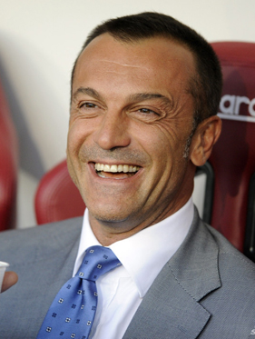 本菲卡官方：鲁伊-科斯塔成功连任俱乐部主席（本菲卡官宣：鲁伊·科斯塔再度当选俱乐部主席）