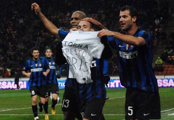 意媒：邓弗里斯的伤势不必过多担忧，预计可出战米兰德比（意媒：邓弗里斯伤情无大碍，有望出战米兰德比）